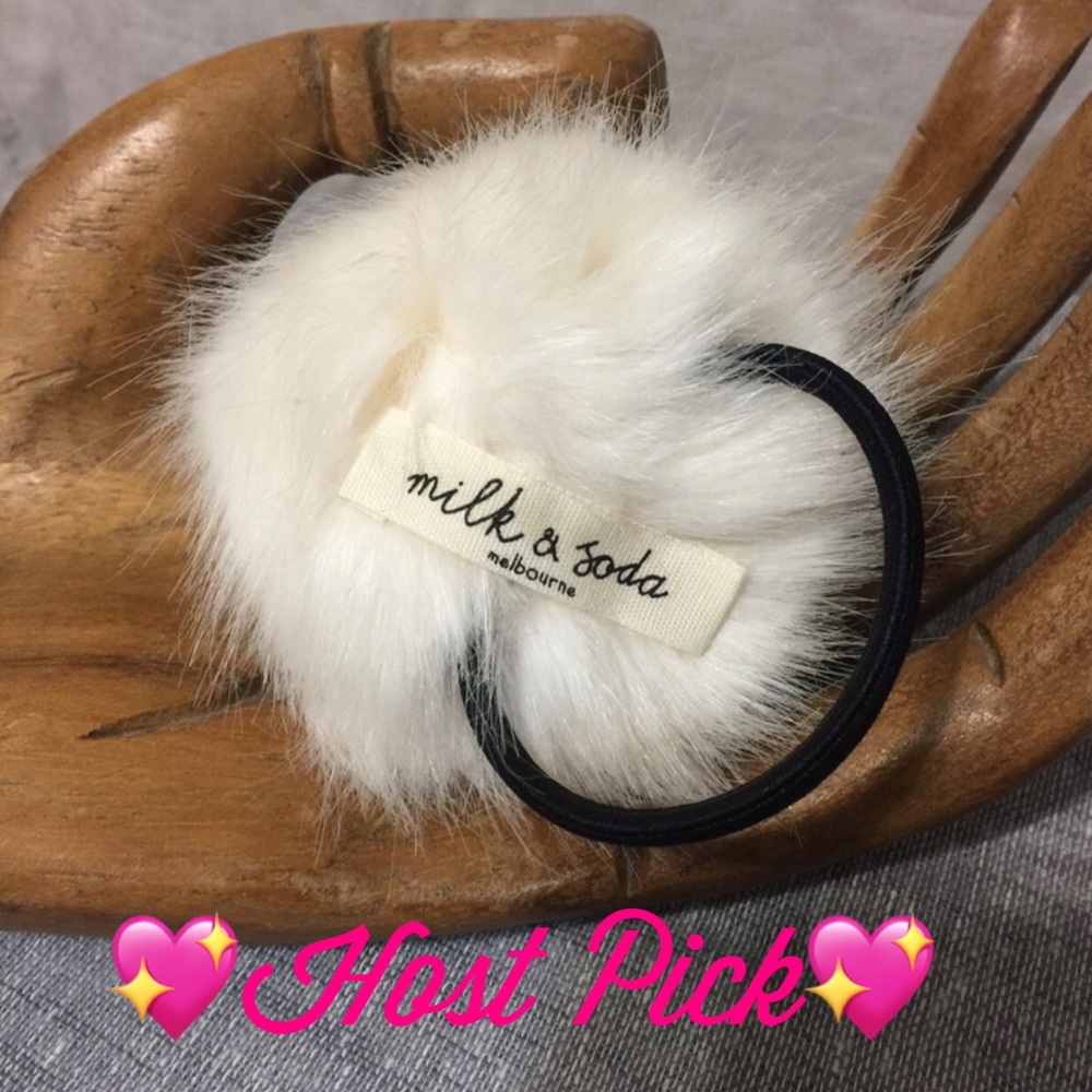 Milk & Soda real Fur hair tie
